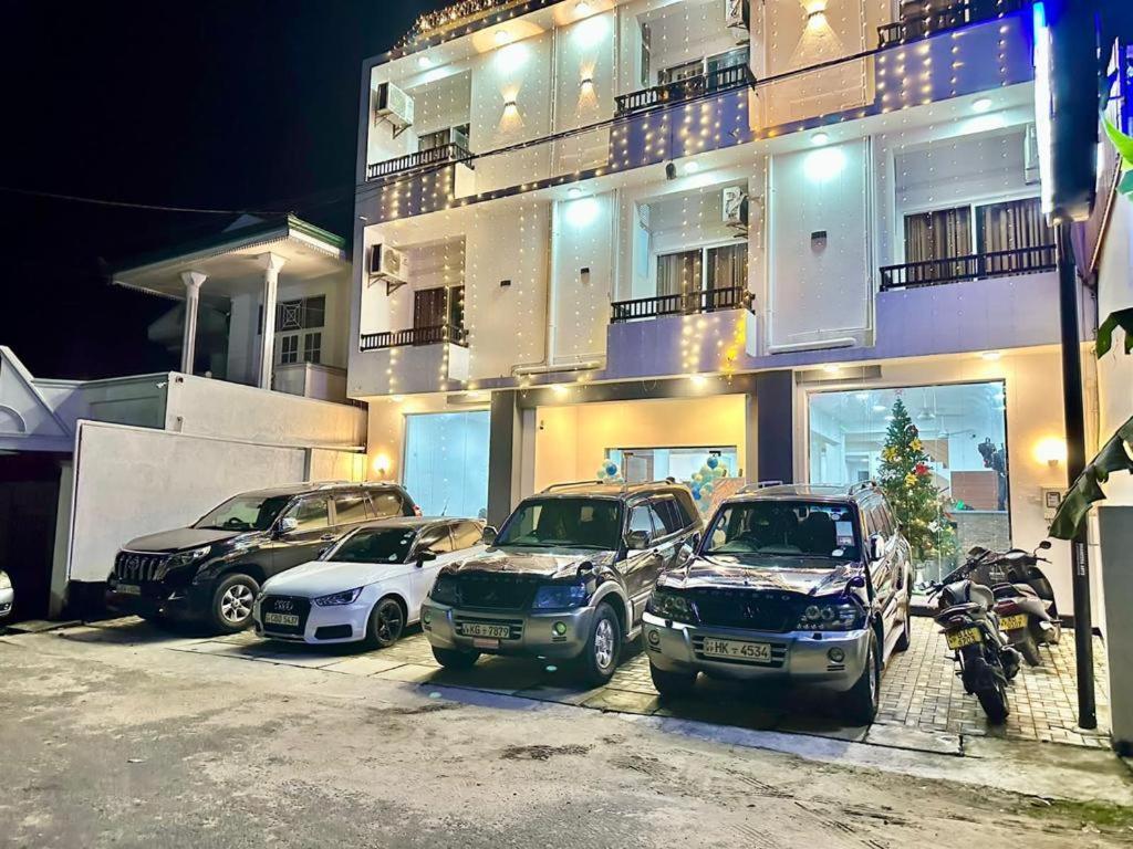 Lucky Transit Hotel - Katunayake Airport Exterior foto